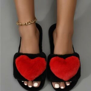 Women's Fashion Heart Design Fluffy   Indoor and Outdoor Comfort Fuzzy